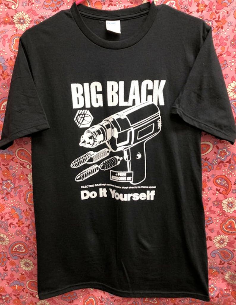 BIG BLACK - Футболка «Сделай сам», Унисекс футболка S
BIG BLACK - Футболка «Сделай сам», Унисекс футболка S