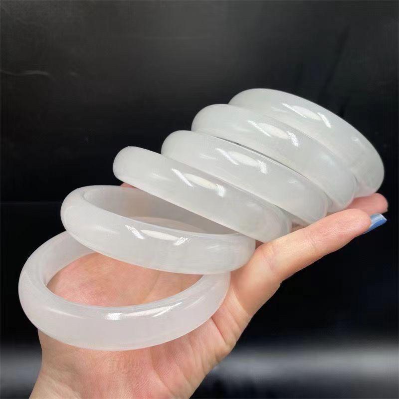 Браслет-бенгл из ледяного серого гобийского нефрита для женщин - Элегантный подарок
Браслет-бенгл из ледяного серого гобийского нефрита для женщин - Элегантный подарок