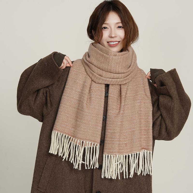Scarf Women S Honeycomb Medium And Long Fringed Shawl Advanced Sense Cold Protection Warm Versatile Couple Student Scarf 65-180CM бежевый
Scarf Women S Honeycomb Medium And Long Fringed Shawl Advanced Sense Cold Protection Warm Versatile Couple Student Scarf 65-180CM бежевый