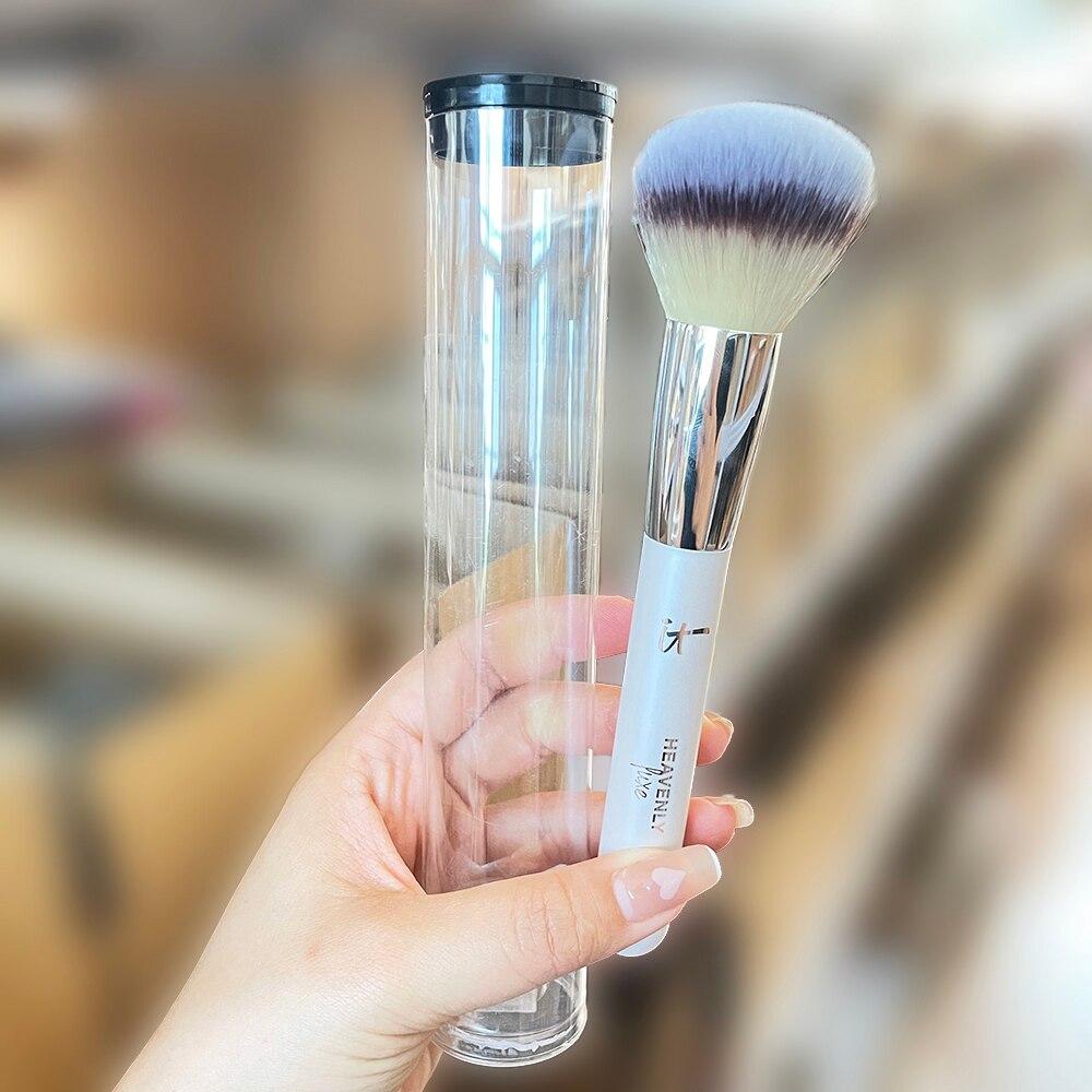 HEAVENLY LUXE BUFFING FOUNDATION MAKEUP BRUSH - Круглая ультраплюшевая косметическая кисть с синтетической щетиной и пудрой для жидких кремов
HEAVENLY LUXE BUFFING FOUNDATION MAKEUP BRUSH - Круглая ультраплюшевая косметическая кисть с синтетической щетиной и пудрой для жидких кремов