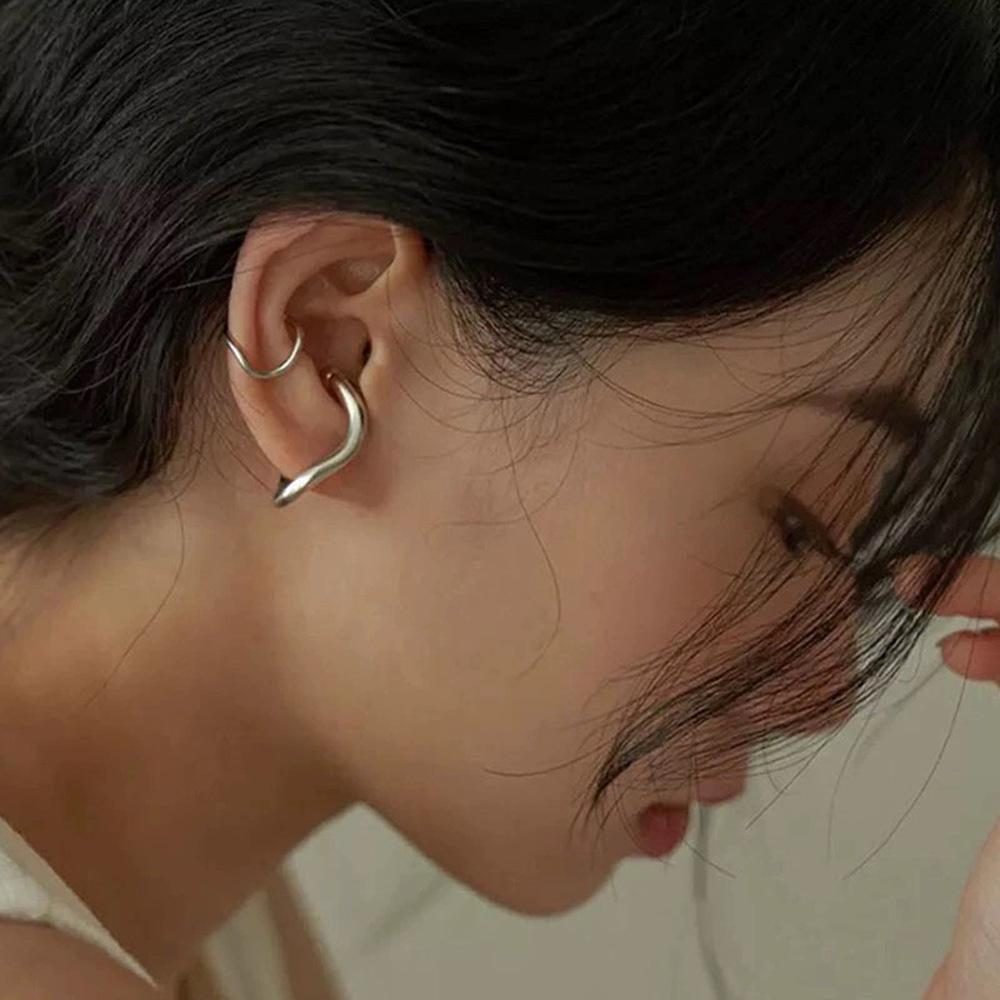 Minimalist Geometric Metal Ear Cuffs for Women—No Piercings Needed, Korean-Inspired Design
Minimalist Geometric Metal Ear Cuffs for Women—No Piercings Needed, Korean-Inspired Design