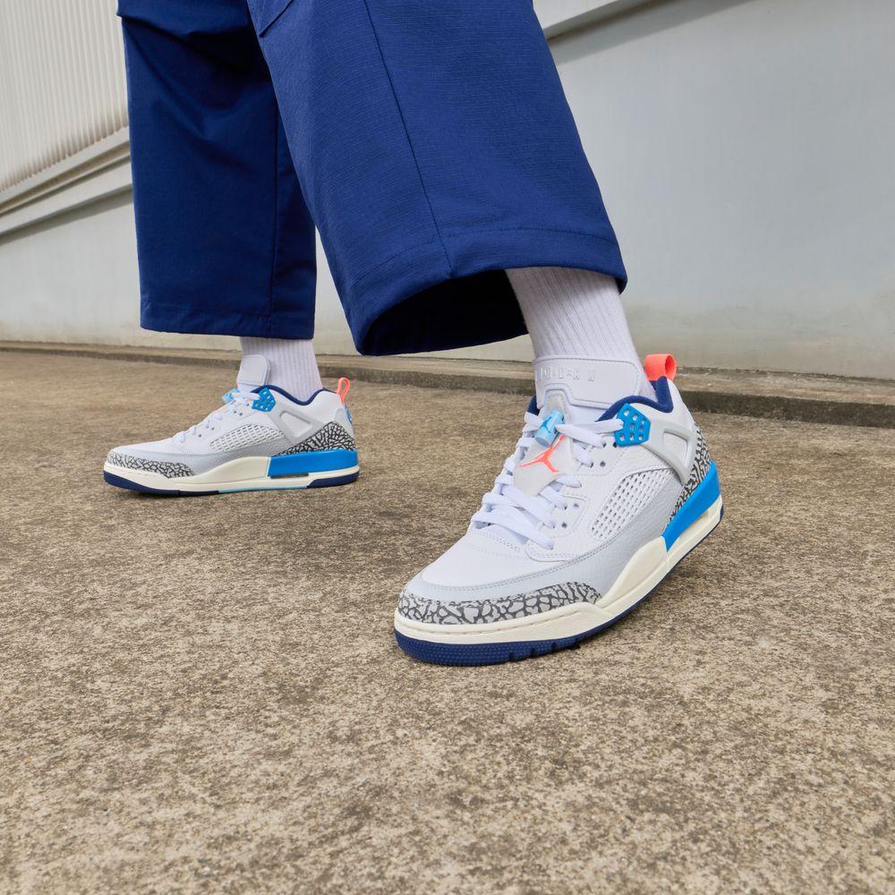 Jordan Spizike Low White Blue Void 40.5
Jordan Spizike Low White Blue Void 40.5