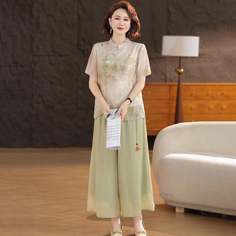 Mom s Summer 2026 Chinese Style Two-Piece Suit: Elegant Top & Wide-Leg Pants for Middle-Aged and Older Women XXXL (125-135 jin) зелёный
Mom s Summer 2026 Chinese Style Two-Piece Suit: Elegant Top & Wide-Leg Pants for Middle-Aged and Older Women XXXL (125-135 jin) зелёный