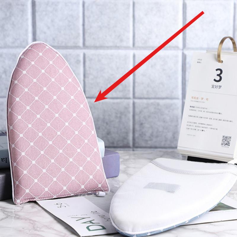 1Pc Hand-held Ironing Board Pad High Temperature Insulation Pad Small Portable Glove Hanging Ironing Board Pad Ironing Clothes
1Pc Hand-held Ironing Board Pad High Temperature Insulation Pad Small Portable Glove Hanging Ironing Board Pad Ironing Clothes