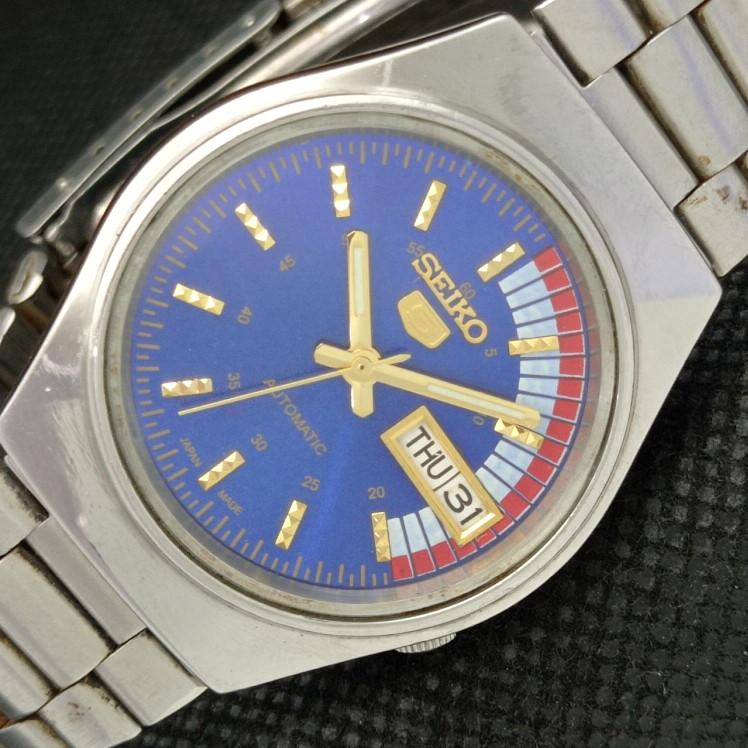 Б/У винтажные часы SEIKO 5 AUTOMATIC 7S26A JAPAN MENS D/D BLUE WATCH 608d-a315631-2 SKU608d-a315631
Б/У винтажные часы SEIKO 5 AUTOMATIC 7S26A JAPAN MENS D/D BLUE WATCH 608d-a315631-2 SKU608d-a315631