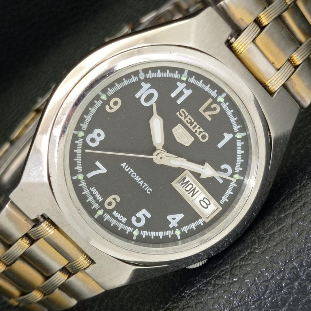 Б/У оригинальные винтажные мужские часы SEIKO 5 с автоподзаводом из Японии с черным циферблатом a433307-2 R115-a433307
Б/У оригинальные винтажные мужские часы SEIKO 5 с автоподзаводом из Японии с черным циферблатом a433307-2 R115-a433307