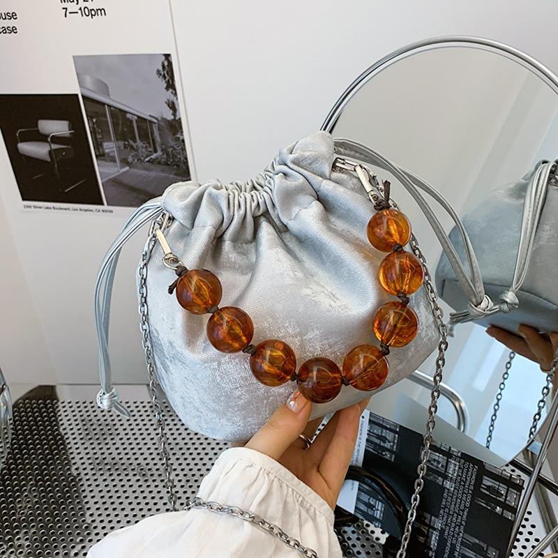 Casual summer pleated chain small bucket bag women s 2025 new fashion versatile shoulder messenger bag чорний
Casual summer pleated chain small bucket bag women s 2025 new fashion versatile shoulder messenger bag чорний