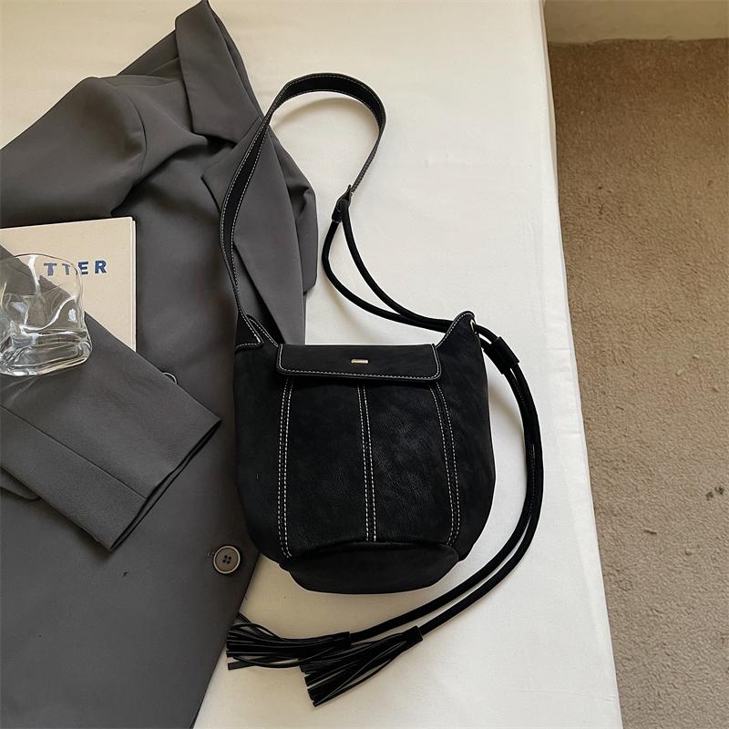 2026 Stylish Design New Hot Trendy Saddle PU Shoulder Bags Solid Zipper & Hasp Designer Style Versatile Crossbody Bags for Women
2026 Stylish Design New Hot Trendy Saddle PU Shoulder Bags Solid Zipper & Hasp Designer Style Versatile Crossbody Bags for Women