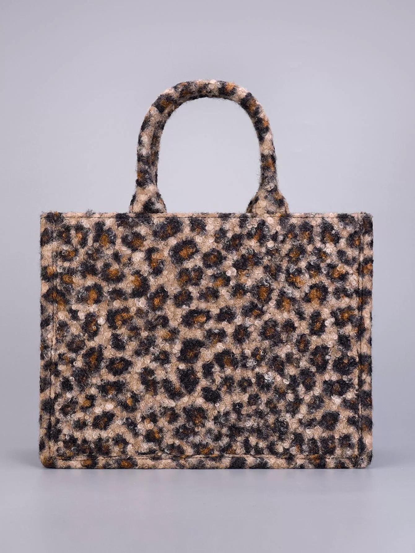 Autumn Winter Large Capacity Plaid Lamb Fur Handbag Tote Bag for Commuting And Travel Soft Square Shape Single Shoulder Bag
Autumn Winter Large Capacity Plaid Lamb Fur Handbag Tote Bag for Commuting And Travel Soft Square Shape Single Shoulder Bag