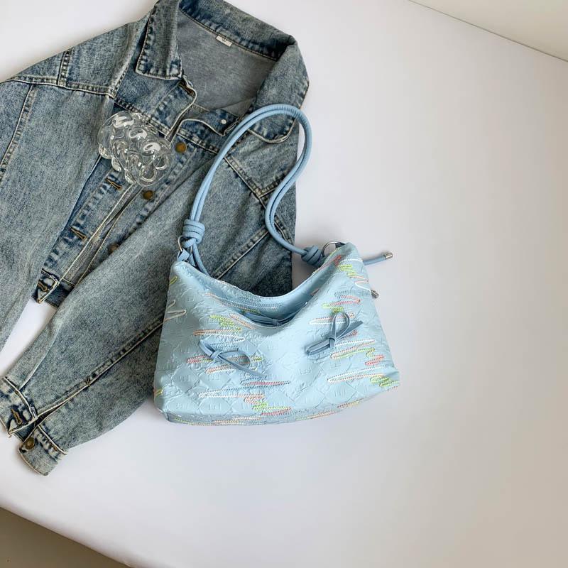 Stylish, simple and large-capacity shoulder bag, casual commuter tote bag 2024 new summer simple foreign messenger bag синій
Stylish, simple and large-capacity shoulder bag, casual commuter tote bag 2024 new summer simple foreign messenger bag синій