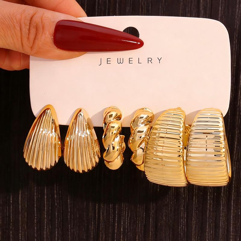 Gold Geometric Water Drop Earrings & C-Shaped Ear Cuffs Set
Gold Geometric Water Drop Earrings & C-Shaped Ear Cuffs Set