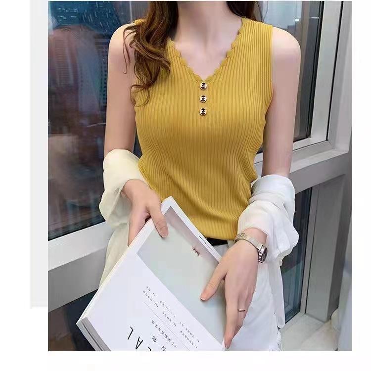 Ice silk small suspender sleeveless vest for women s summer outer wear with loose Korean version short v-neck knitted bottoming shirt top One size
Ice silk small suspender sleeveless vest for women s summer outer wear with loose Korean version short v-neck knitted bottoming shirt top One size