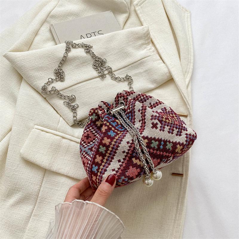 Модная и простая повседневная сумка этого года - персонализированная и модная. В этом году это будет наплечная сумка-кроссбоди в форме помпона с сумкой-ведром. красный
Модная и простая повседневная сумка этого года - персонализированная и модная. В этом году это будет наплечная сумка-кроссбоди в форме помпона с сумкой-ведром. красный