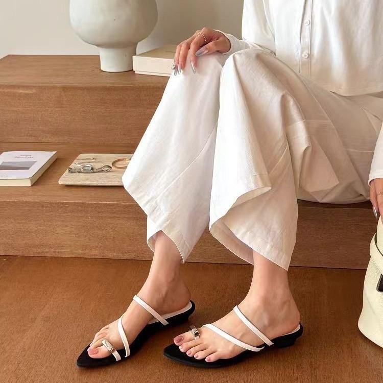 2025 new summer fashion versatile slope heel sandals cross open toe flip-flops sandals women 35 чорний
2025 new summer fashion versatile slope heel sandals cross open toe flip-flops sandals women 35 чорний