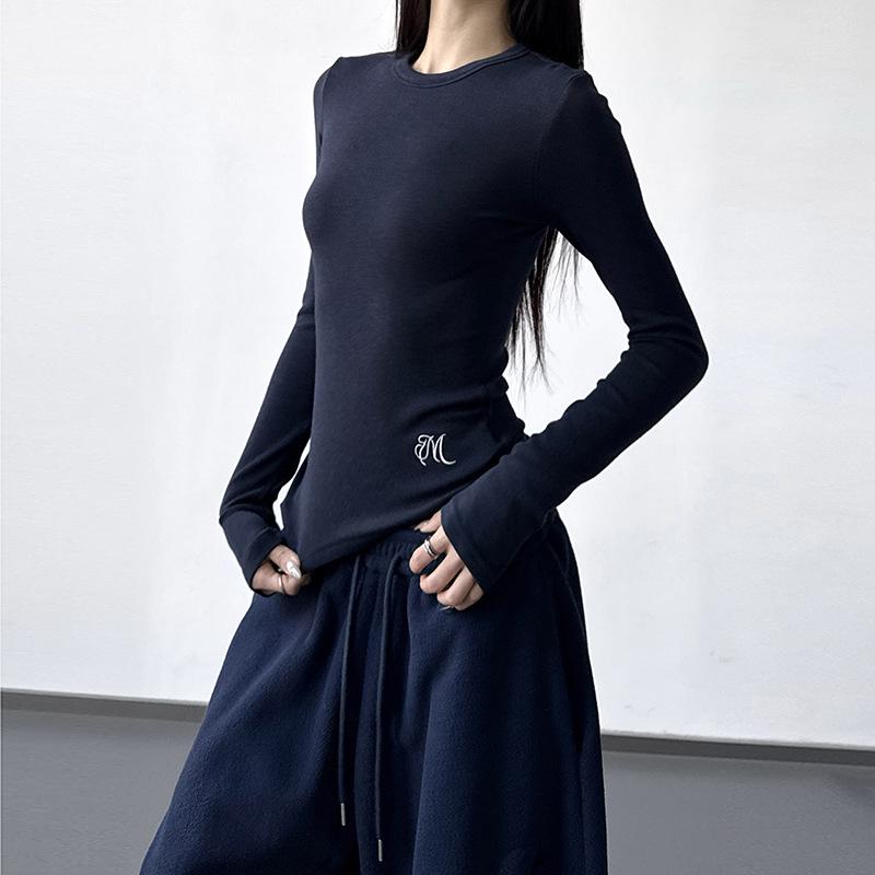 Women s White Long-Sleeve Slim Fit Base Layer Top - Autumn/Winter 2025 Collection, High-End Look. Extra Large темно-синього кольору
Women s White Long-Sleeve Slim Fit Base Layer Top - Autumn/Winter 2025 Collection, High-End Look. Extra Large темно-синього кольору