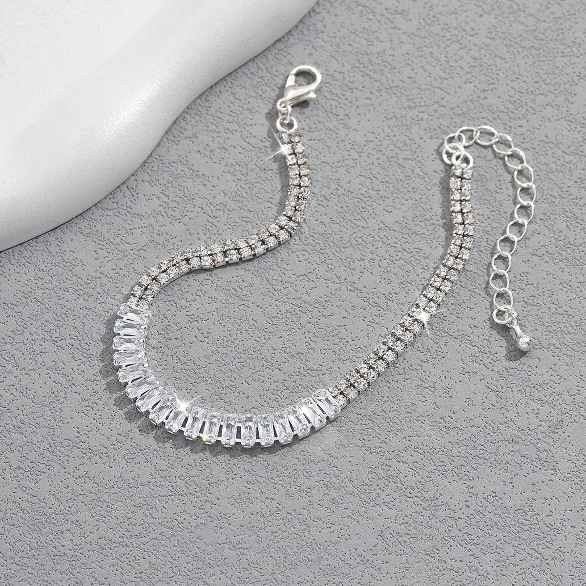 Новый стиль элегантный браслет-цепочка с когтями полный бриллиантовый браслет обернутый спиральный браслет 19.5CM серебряный
Новый стиль элегантный браслет-цепочка с когтями полный бриллиантовый браслет обернутый спиральный браслет 19.5CM серебряный