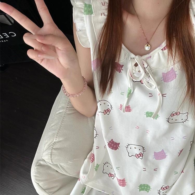 Japanese sweet suspender Hello Kitty pajamas women s summer suspender shorts doll collar two-piece set can go out loungewear S
Japanese sweet suspender Hello Kitty pajamas women s summer suspender shorts doll collar two-piece set can go out loungewear S