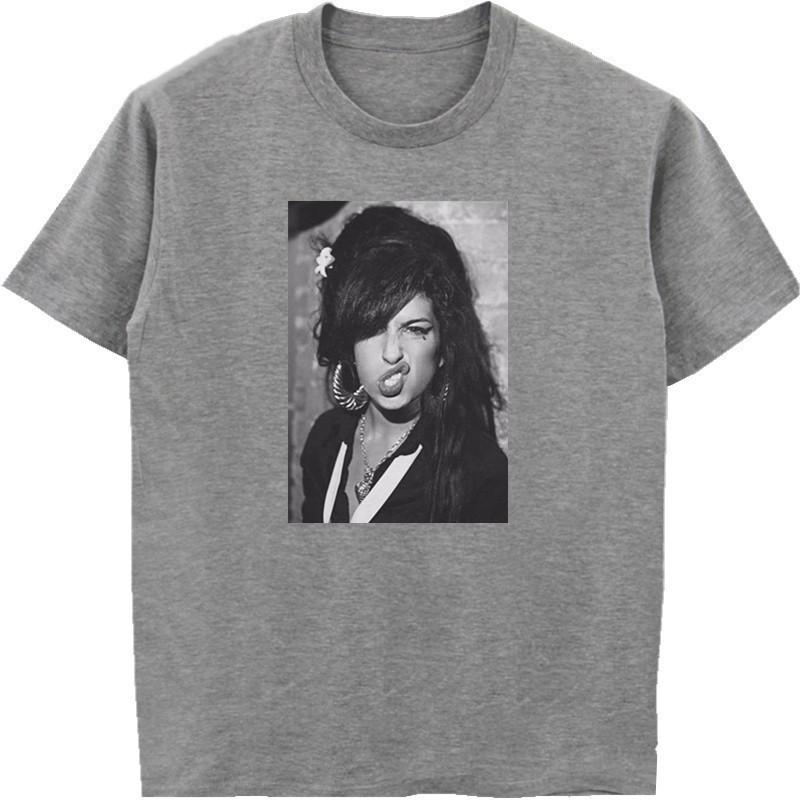 2026 Amy Winehouse Легендарная футболка Печатные футболки Унисекс Женская хлопковая футболка с коротким рукавом Хип-хоп Топы Летняя уличная одежда S
2026 Amy Winehouse Легендарная футболка Печатные футболки Унисекс Женская хлопковая футболка с коротким рукавом Хип-хоп Топы Летняя уличная одежда S