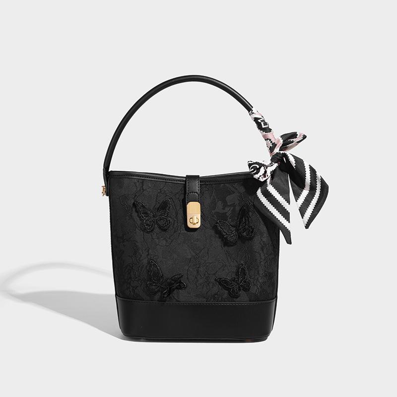 New Chinese Style Handheld Bag for Women 2025 Summer New National Style Embroidered Bucket Bag Niche Simple Fashion Crossbody Bag чёрный
New Chinese Style Handheld Bag for Women 2025 Summer New National Style Embroidered Bucket Bag Niche Simple Fashion Crossbody Bag чёрный