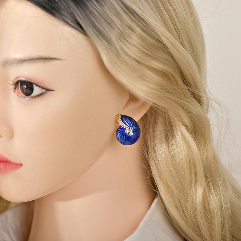 Antique Blue Enamel Conch Earrings in Oil Painting Style - Chinese Retro Inspired Fashion Jewelry
Antique Blue Enamel Conch Earrings in Oil Painting Style - Chinese Retro Inspired Fashion Jewelry