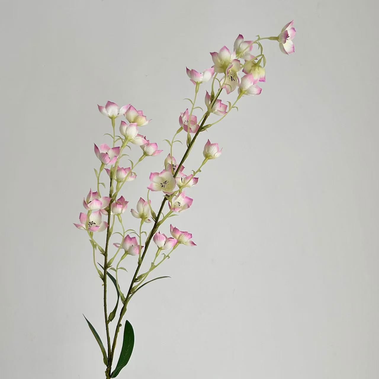 Lily Artificial Flower Wind Chime Light: Luxury Living Room Decoration, Fake Flower Display.
Lily Artificial Flower Wind Chime Light: Luxury Living Room Decoration, Fake Flower Display.