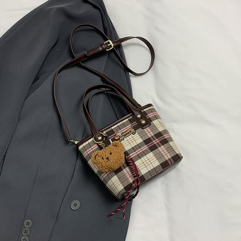 2024 Новая модная клетчатая сумка через плечо Niche Design Hand Carry Woolen Casual Fashion Bag Женская сумка-мессенджер в иностранном стиле
2024 Новая модная клетчатая сумка через плечо Niche Design Hand Carry Woolen Casual Fashion Bag Женская сумка-мессенджер в иностранном стиле