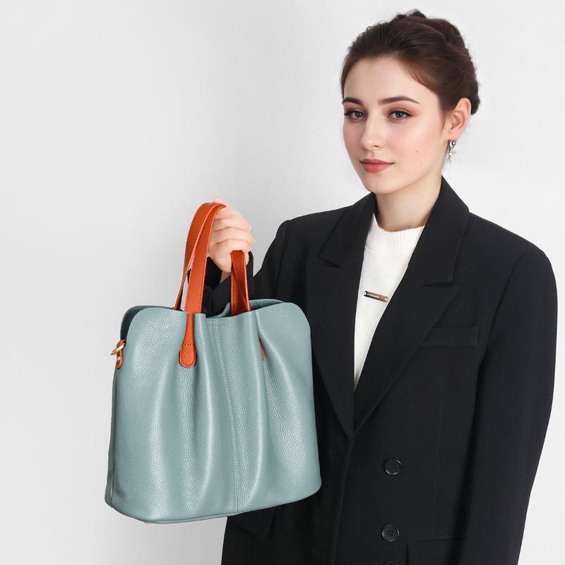 Tote Bag A Large-capacity Crossbody Handbag Made of Genuine Leather for Women with A High-end Feel синій
Tote Bag A Large-capacity Crossbody Handbag Made of Genuine Leather for Women with A High-end Feel синій