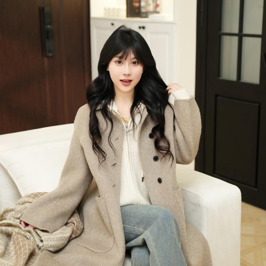 Женское двустороннее шерстяное пальто новая осень и зима шерсть 8289 M
Женское двустороннее шерстяное пальто новая осень и зима шерсть 8289 M