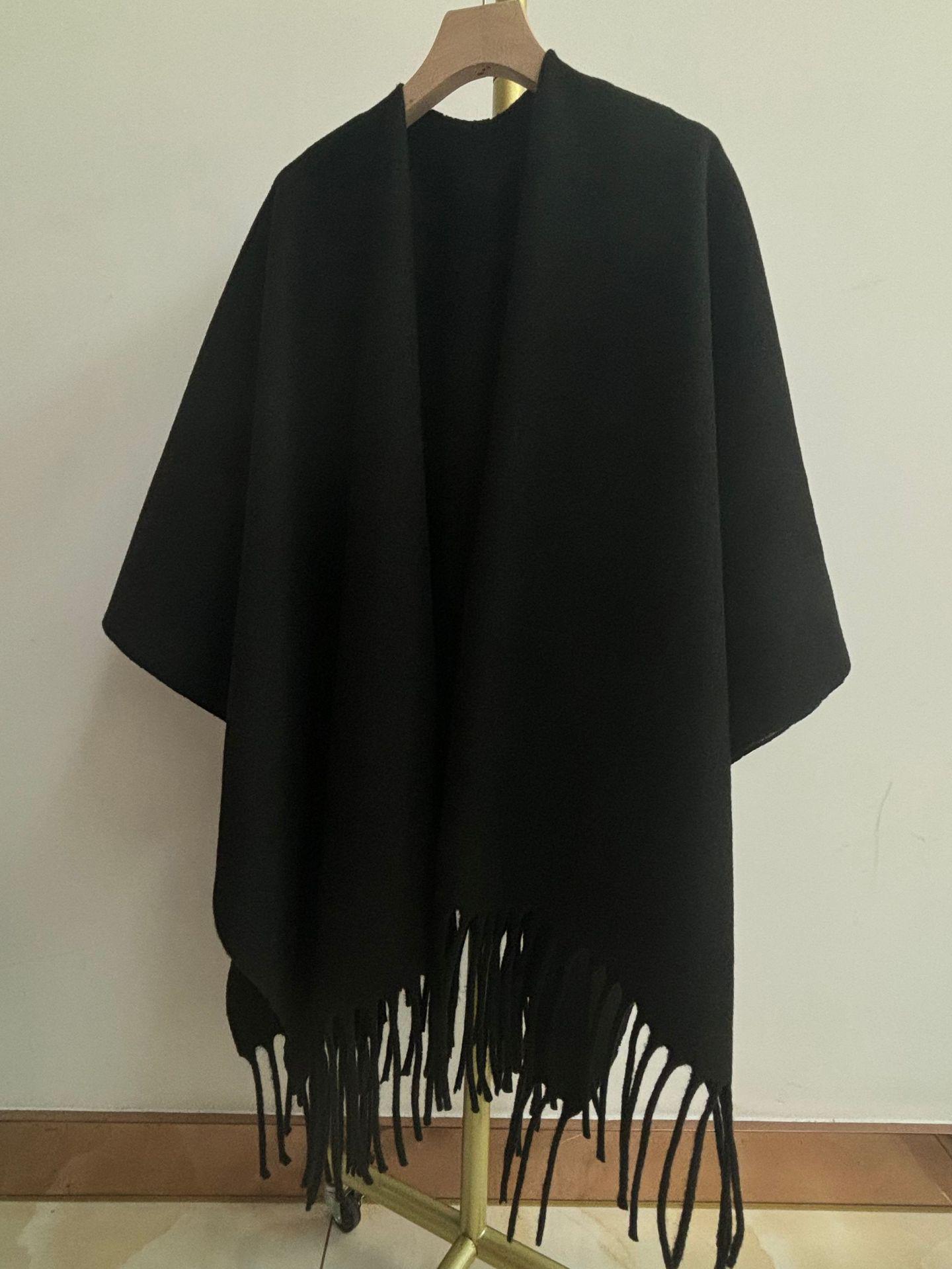 Женская шерстяная шаль с кисточками: Стильная универсальная накидка на осень/зиму 120x160CM