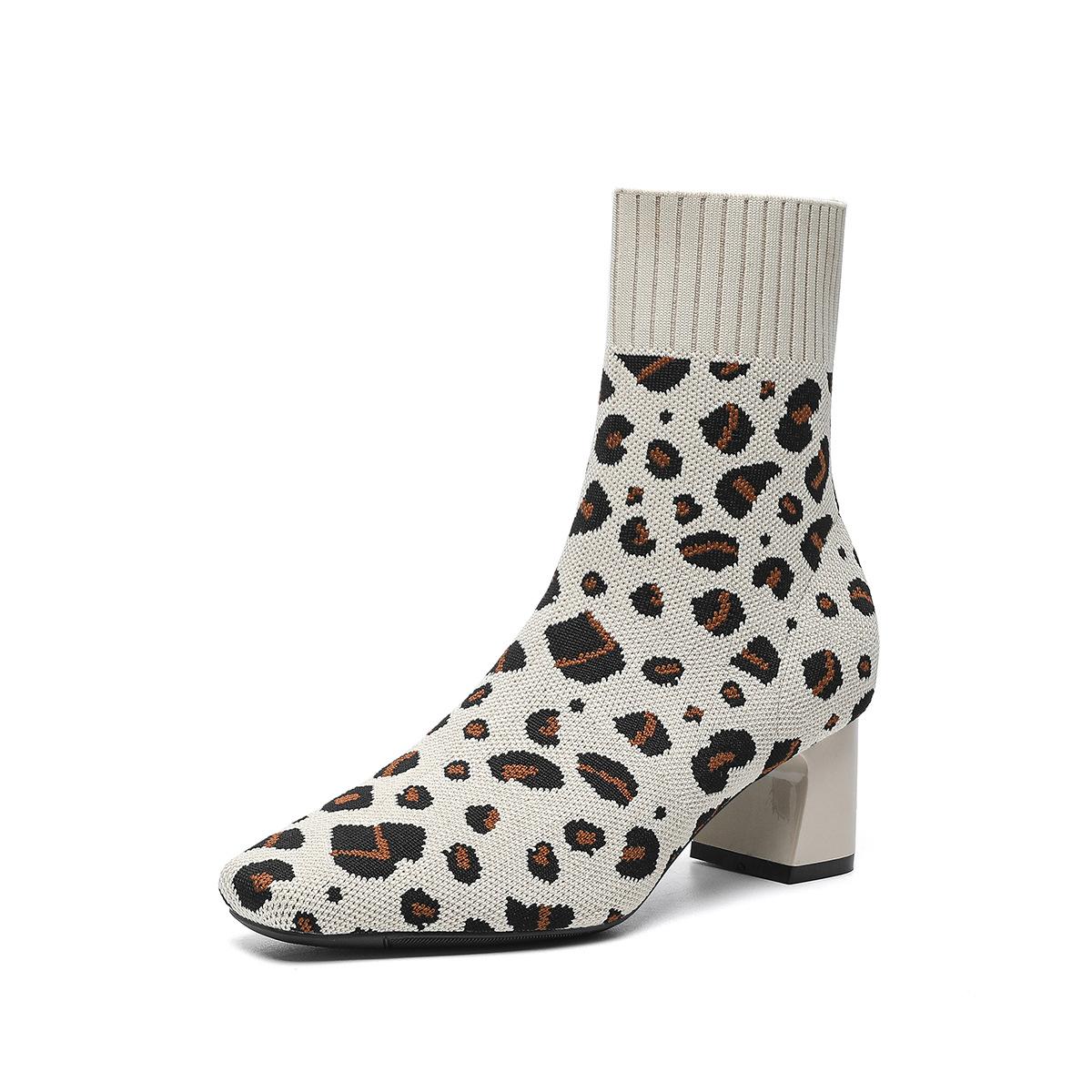 Ботильоны-носки для женщин с острым носком, на низком толстом блочном каблуке, эластичные ботильоны без застежек, женские удобные вязаные ботинки «Челси» с квадратным носком 43
Ботильоны-носки для женщин с острым носком, на низком толстом блочном каблуке, эластичные ботильоны без застежек, женские удобные вязаные ботинки «Челси» с квадратным носком 43