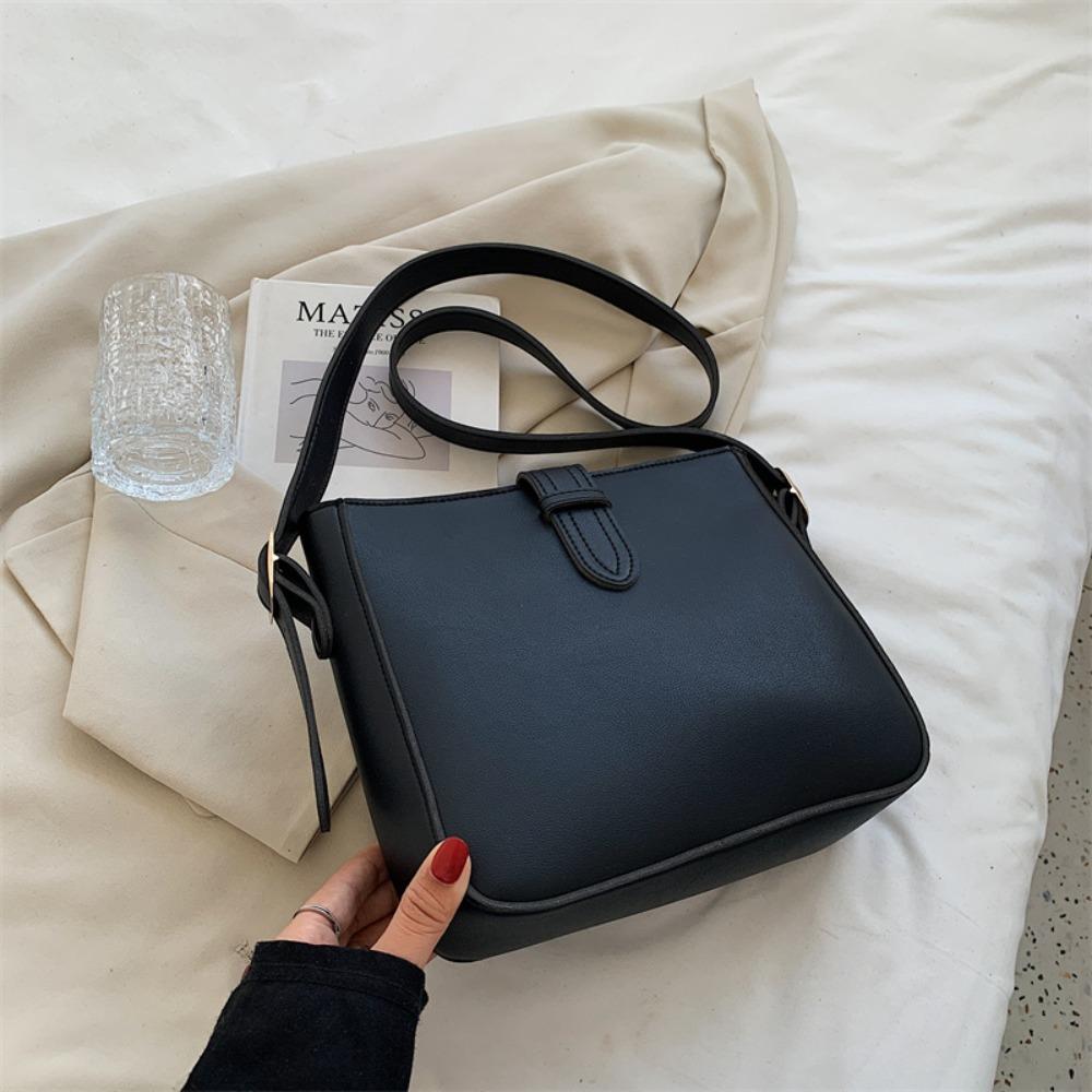 Простая наплечная сумка в корейском стиле, большая вместимость, квадратная сумка-тоут Ins, квадратная сумка из искусственной кожи, для улицы чёрный