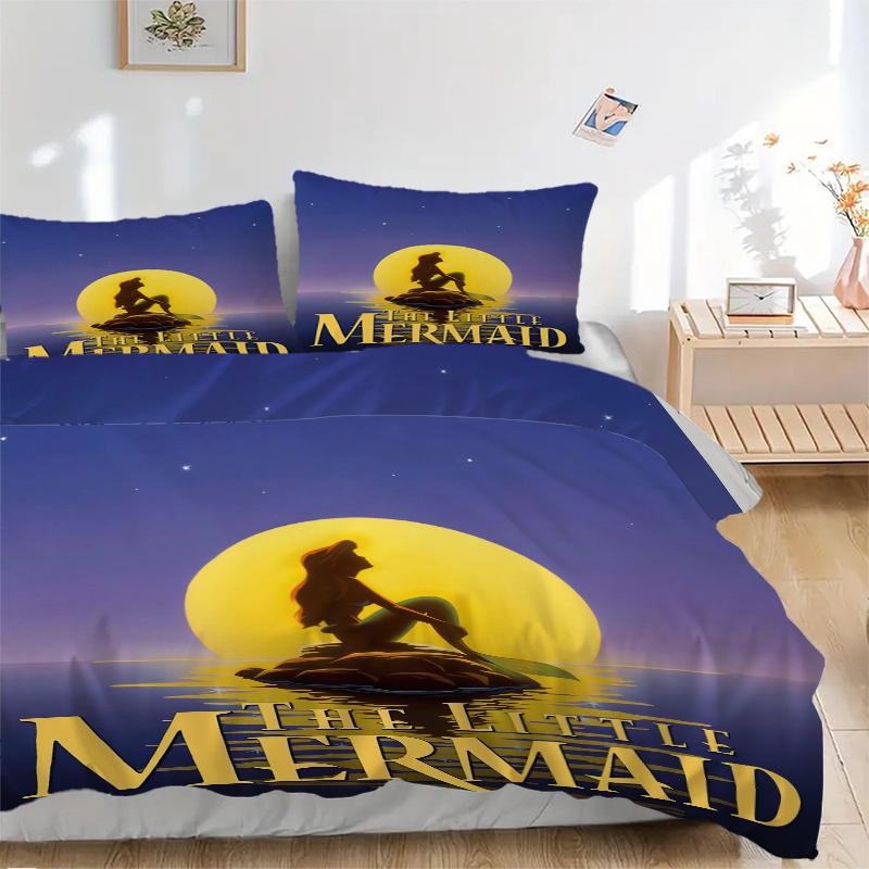 3pcs The Little Mermaid Ariel Silhouette Moonlight Print Cover Set Ultra Soft, Breathable, and Comfortable Bedding with Stylish Design for Bedroo 135x200cm
3pcs The Little Mermaid Ariel Silhouette Moonlight Print Cover Set Ultra Soft, Breathable, and Comfortable Bedding with Stylish Design for Bedroo 135x200cm