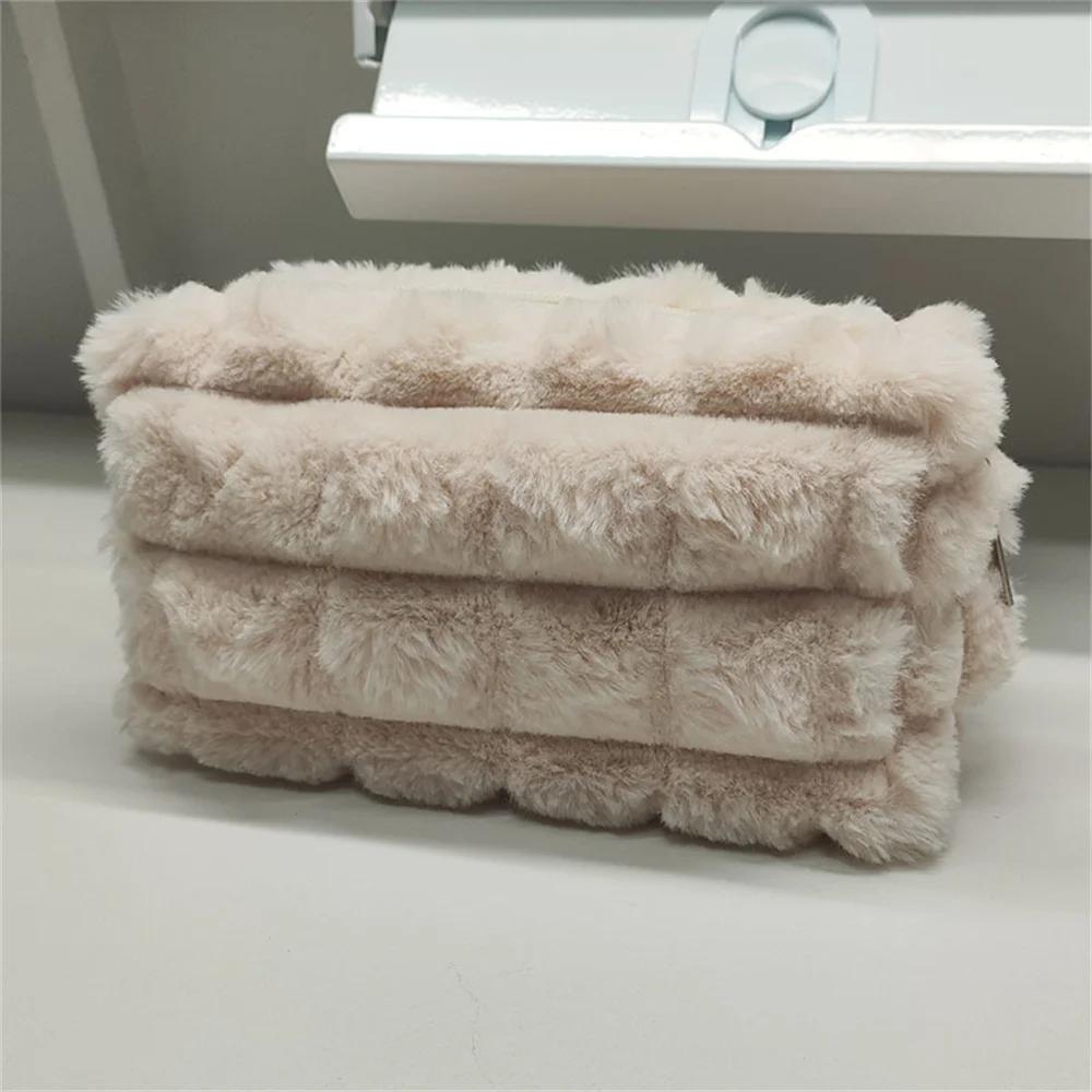 Women Plush Makeup Bag Travel Cosmetic Lipstick Brush Storage Bag Zipper Large Solid Color Toiletry Bag Make Up Washing Pouch бежевий
Women Plush Makeup Bag Travel Cosmetic Lipstick Brush Storage Bag Zipper Large Solid Color Toiletry Bag Make Up Washing Pouch бежевий