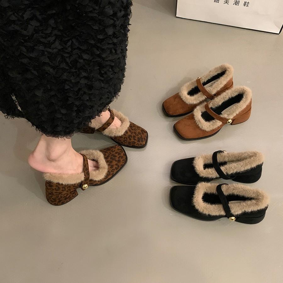 French temperament leopard print thick heel single shoes women s velvet 2024 autumn and winter new fairy fluffy shoes retro Mary Jane shoes 35 чорний
French temperament leopard print thick heel single shoes women s velvet 2024 autumn and winter new fairy fluffy shoes retro Mary Jane shoes 35 чорний