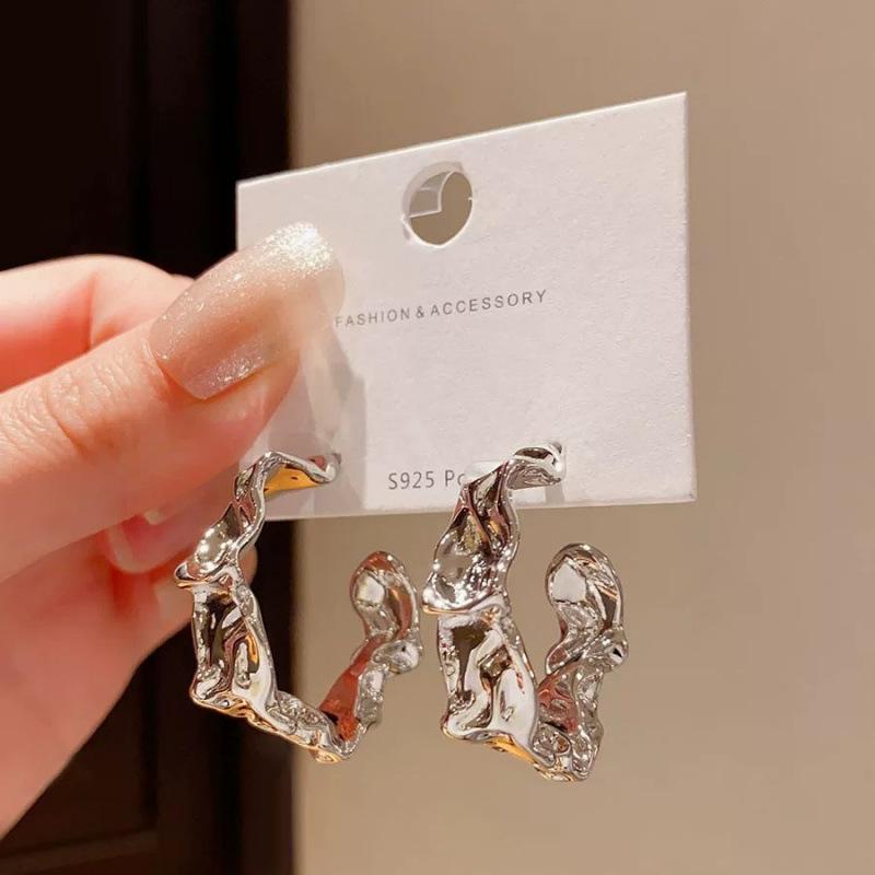 Premium Sense ins Cold Wind Earrings Geometric Irregular Circle Earrings Niche Independent Metal Folded Stud Earrings Female 925 silver needle срібний
Premium Sense ins Cold Wind Earrings Geometric Irregular Circle Earrings Niche Independent Metal Folded Stud Earrings Female 925 silver needle срібний