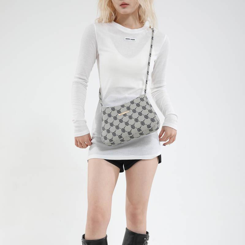 Texture Large Capacity Simple Retro Crescent Casual One Shoulder Portable Underarm Bag Female жёлтый
Texture Large Capacity Simple Retro Crescent Casual One Shoulder Portable Underarm Bag Female жёлтый