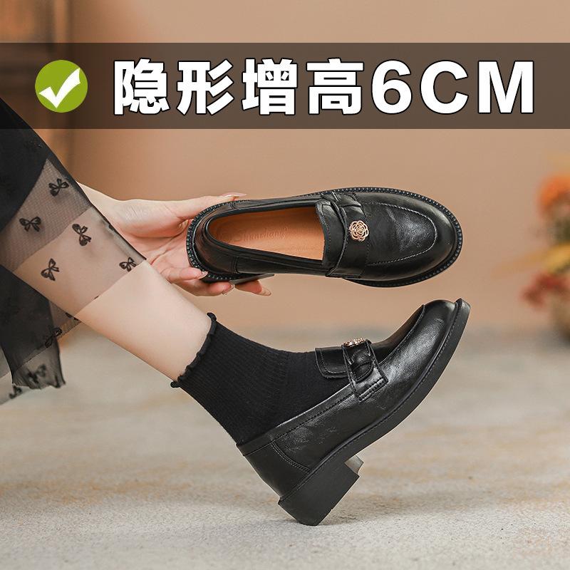 Silent camellia round head British small leather shoes women s black platform new retro commuter height-increasing women s shoes 32 чорний
Silent camellia round head British small leather shoes women s black platform new retro commuter height-increasing women s shoes 32 чорний