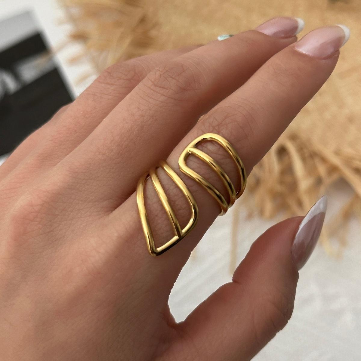 Exaggerated Hollow Spiral Stripe Wide Finger Rings For Women Men Vintage Stainless Steel Geometric Oval Ring Punk Party Jewelry
Exaggerated Hollow Spiral Stripe Wide Finger Rings For Women Men Vintage Stainless Steel Geometric Oval Ring Punk Party Jewelry