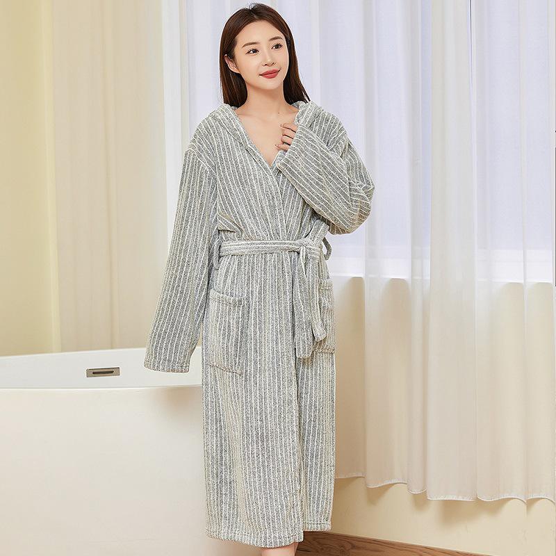 Coral Velvet Thickened Women s Bathrobe, Long Soft Nightgown, Couple s Robe, Comfortable Homewear One Size (Length 110cm)
Coral Velvet Thickened Women s Bathrobe, Long Soft Nightgown, Couple s Robe, Comfortable Homewear One Size (Length 110cm)