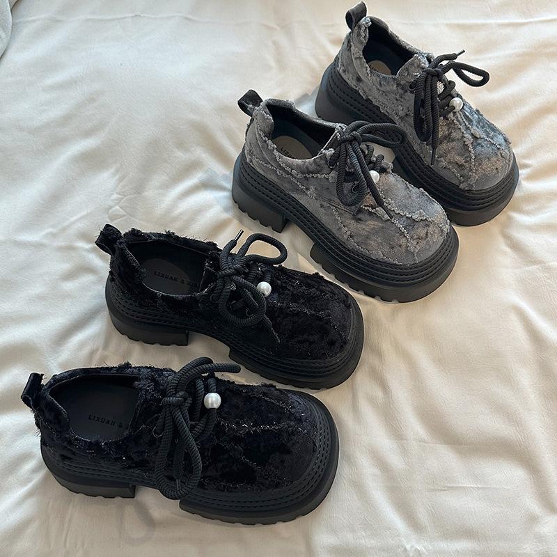 Big head lace-up small leather shoes women s 2025 spring new small platform women s shoes fashion heightening loafers 40 чорний
Big head lace-up small leather shoes women s 2025 spring new small platform women s shoes fashion heightening loafers 40 чорний