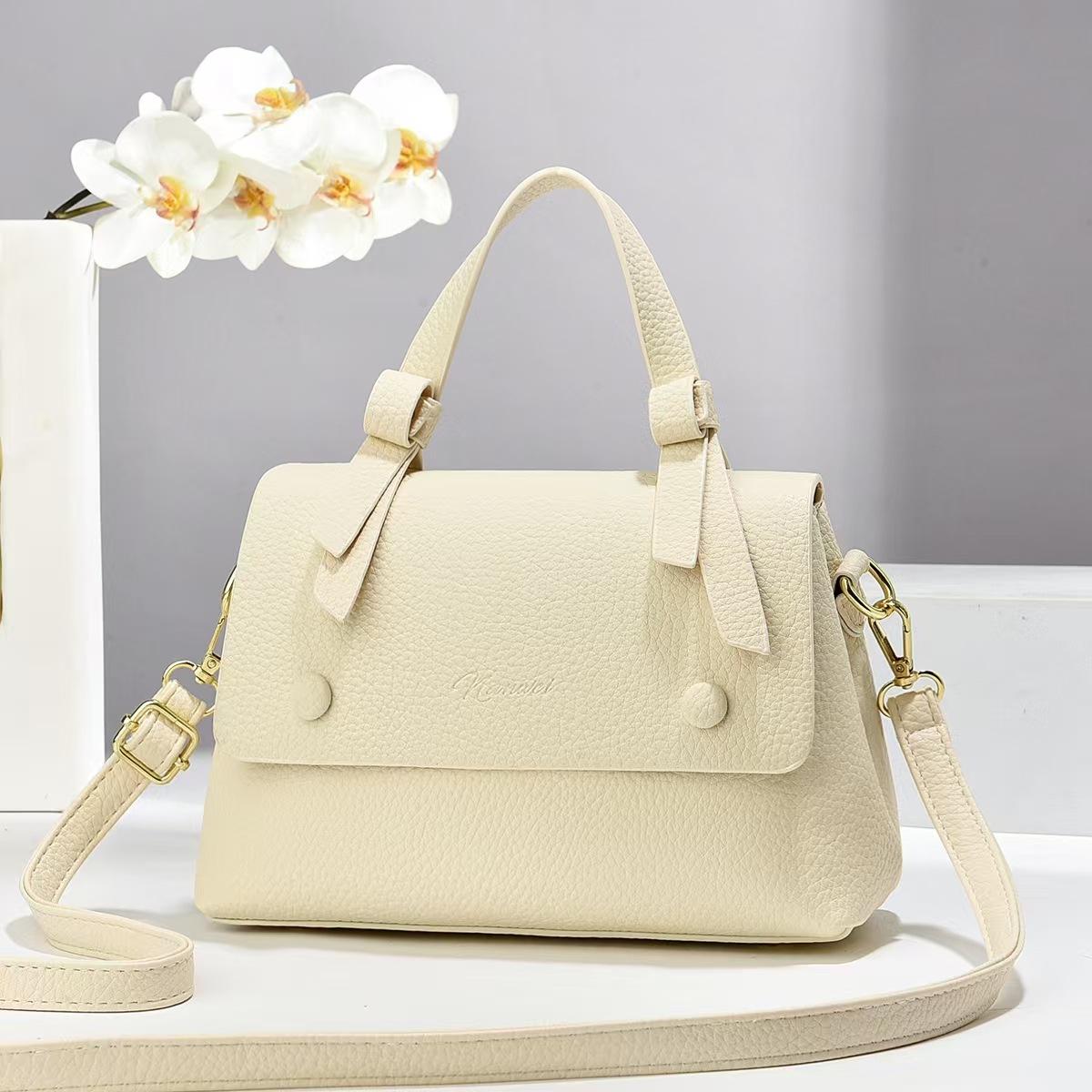 Bags Women s bags Handbags Simple messenger bags Shoulder bags Versatile travel storage 25*10*16 белый
Bags Women s bags Handbags Simple messenger bags Shoulder bags Versatile travel storage 25*10*16 белый