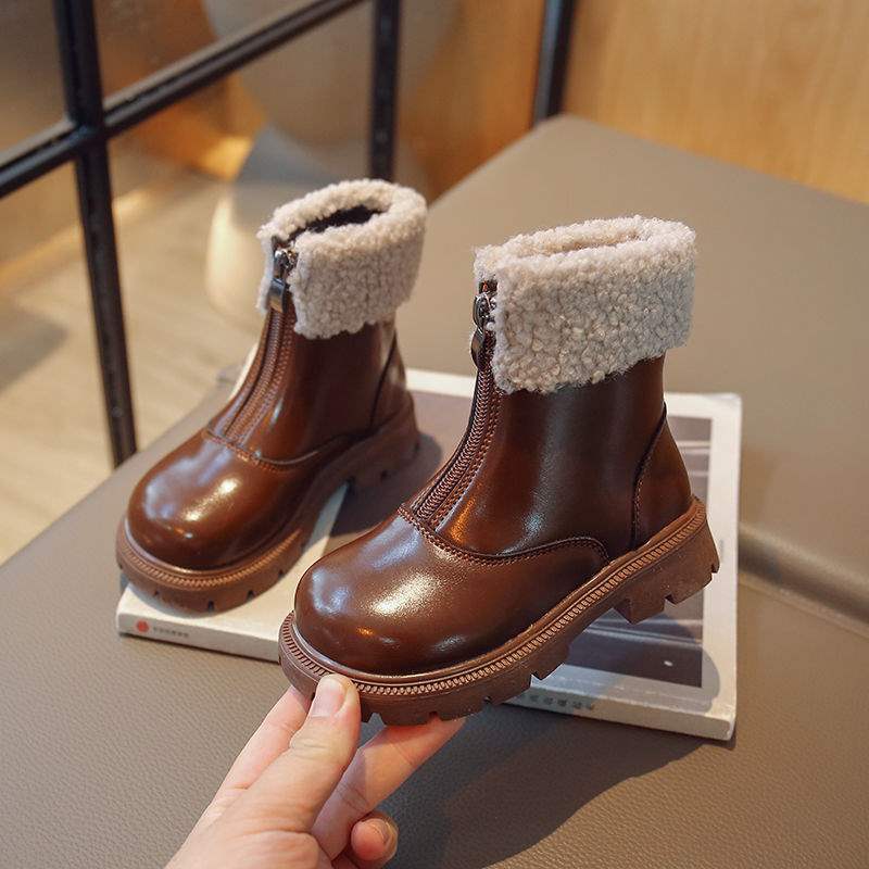 Girls boots 2025 new children s small short boots winter foreign style velvet two cotton shoes British style versatile Martin boots 36 yards inner length 22.2cm коричневый
Girls boots 2025 new children s small short boots winter foreign style velvet two cotton shoes British style versatile Martin boots 36 yards inner length 22.2cm коричневый