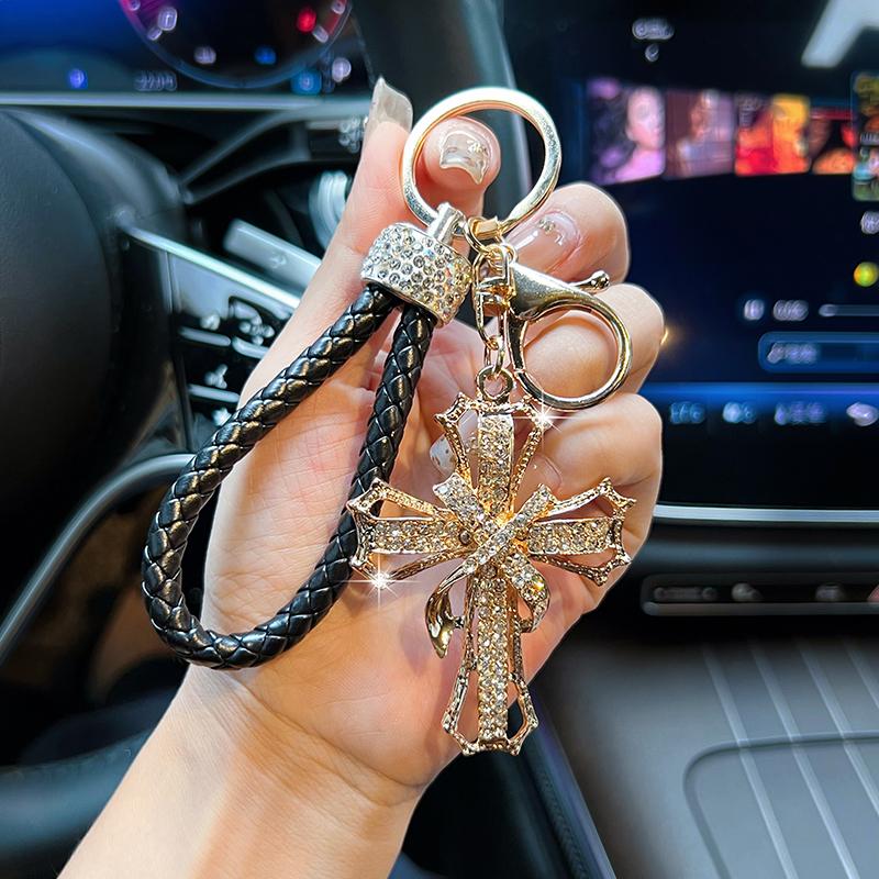 Fashion cross car keychain creative alloy diamond braided rope bag pendant accessories gifts золотий
Fashion cross car keychain creative alloy diamond braided rope bag pendant accessories gifts золотий