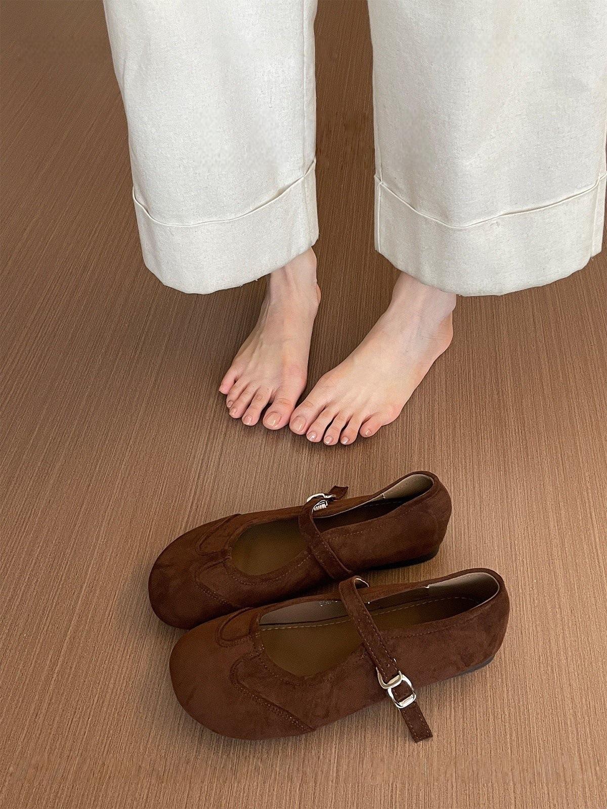 Korean round-toed ugly cute beanie shoes women s shoes 2025 autumn and winter new Korean version of one-line strap flat Mary Jane single shoes 39 коричневый
Korean round-toed ugly cute beanie shoes women s shoes 2025 autumn and winter new Korean version of one-line strap flat Mary Jane single shoes 39 коричневый