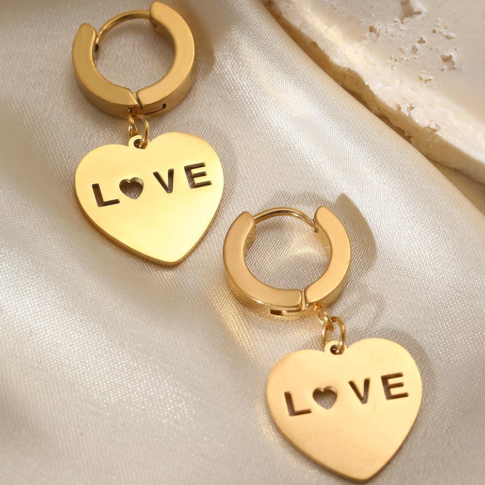 Серьги из нержавеющей стали Элегантные Нежные Серьги-подвески в виде сердца с буквой Love для женщин Ювелирные изделия Подарки на День святого Валентина Атмосферные подарки
Серьги из нержавеющей стали Элегантные Нежные Серьги-подвески в виде сердца с буквой Love для женщин Ювелирные изделия Подарки на День святого Валентина Атмосферные подарки