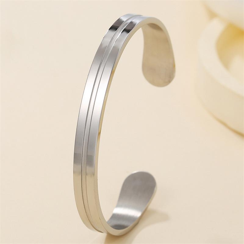 New Classic Simple Men Grooved Bracelet Open Adjustable Glossy Stainless Steel Bracelet серебряный
New Classic Simple Men Grooved Bracelet Open Adjustable Glossy Stainless Steel Bracelet серебряный