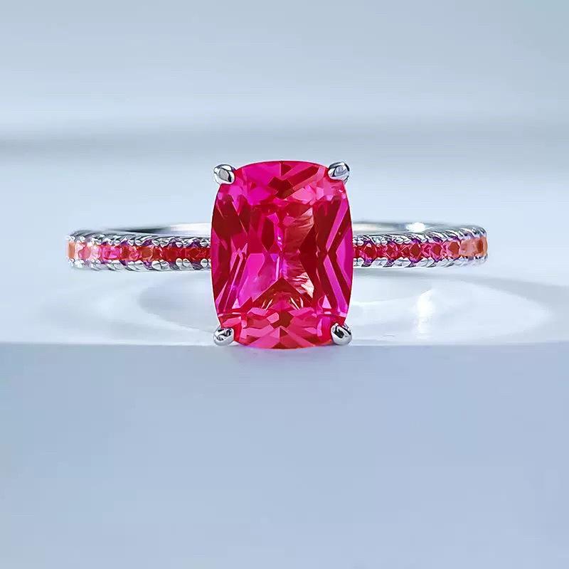 Elegant Faux Emerald Ring with High-Carbon Diamonds and Red Corundum Gradient Adjustable
Elegant Faux Emerald Ring with High-Carbon Diamonds and Red Corundum Gradient Adjustable