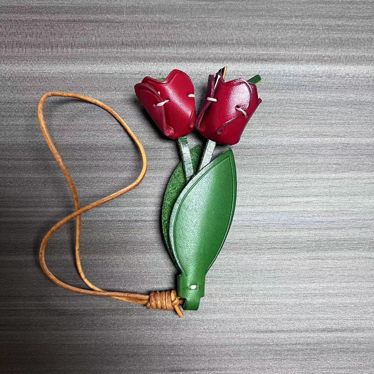 Нова серія «Історія Квітів» Ручний пошив Підвіска-брелок Тюльпан та Супутня прикраса для сум Кактус Підвіска Мотузкові аксесуари Креативний декор червоний
Нова серія «Історія Квітів» Ручний пошив Підвіска-брелок Тюльпан та Супутня прикраса для сум Кактус Підвіска Мотузкові аксесуари Креативний декор червоний