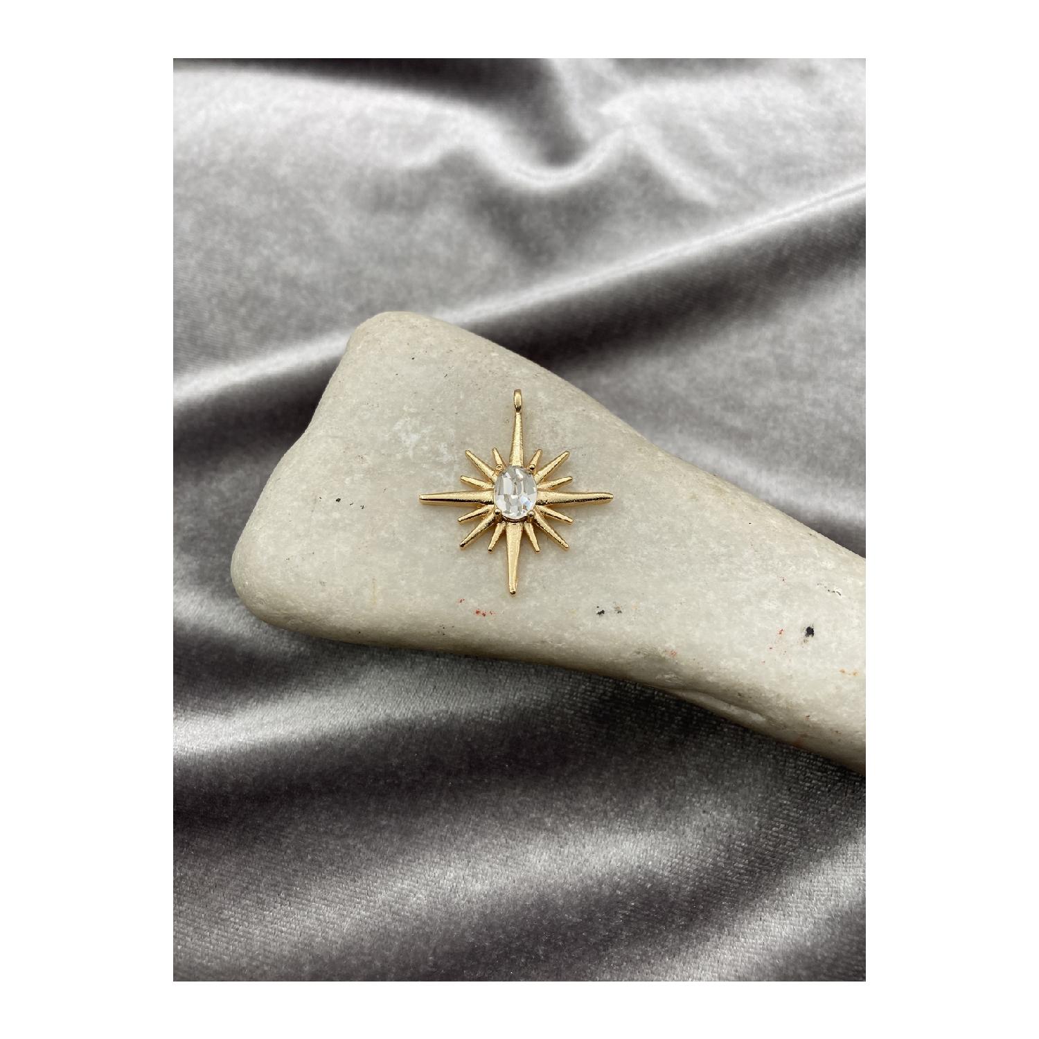 Позолоченное ожерелье и серьги с Полярной звездой 
Позолоченное ожерелье и серьги с Полярной звездой