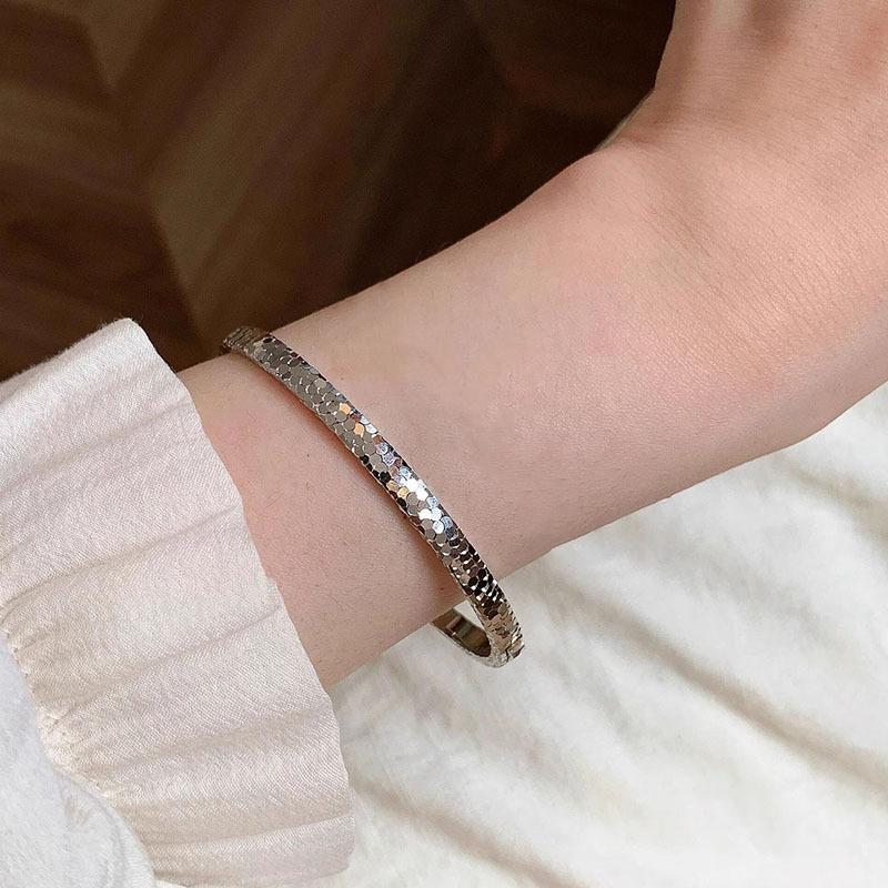 High quality fashion sparkling crushed ice bracelets for women classic new in sparkling bracelet for daily jewelry gifts серебряный
High quality fashion sparkling crushed ice bracelets for women classic new in sparkling bracelet for daily jewelry gifts серебряный